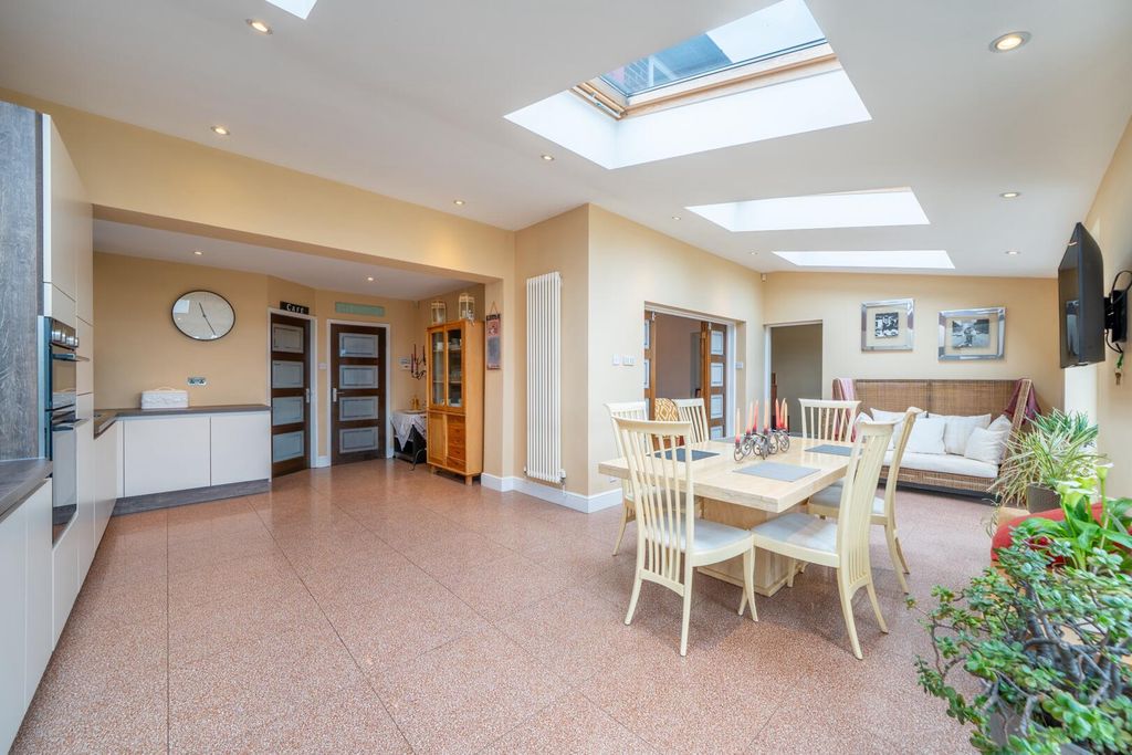 Property photo 2 of 24 Dining Room