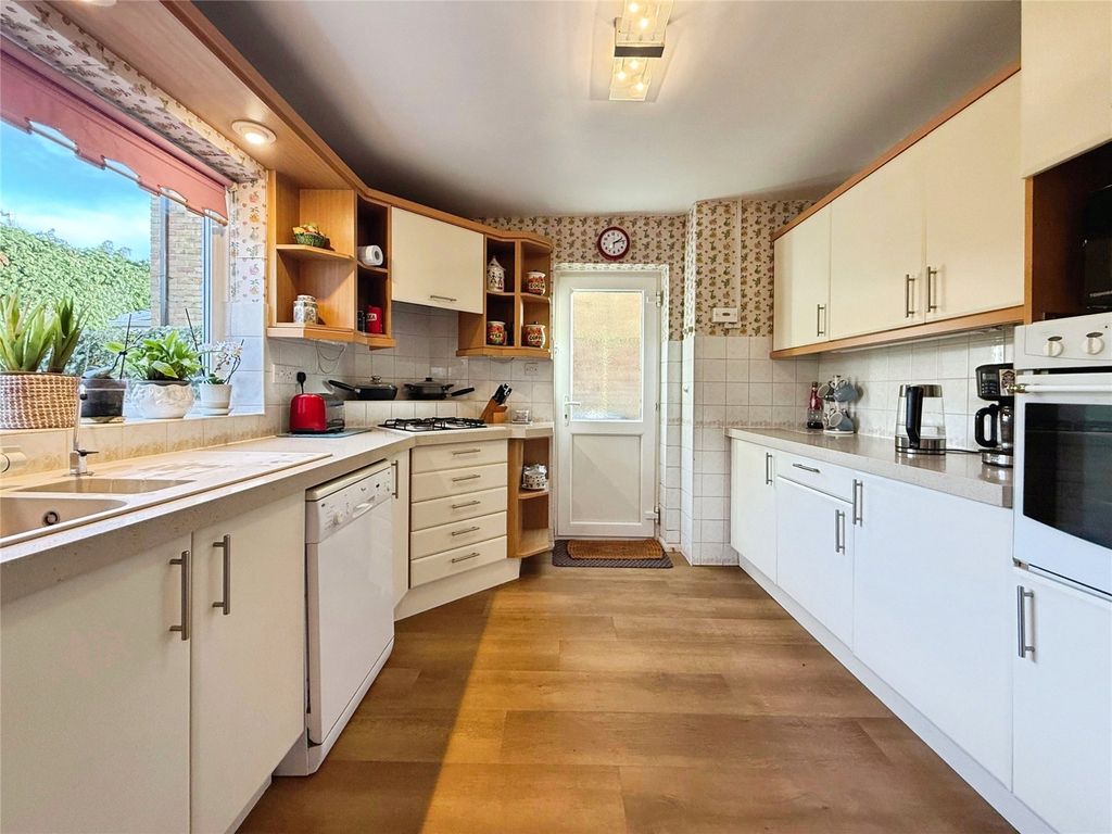 Property photo 3 of 14 Picture No. 02