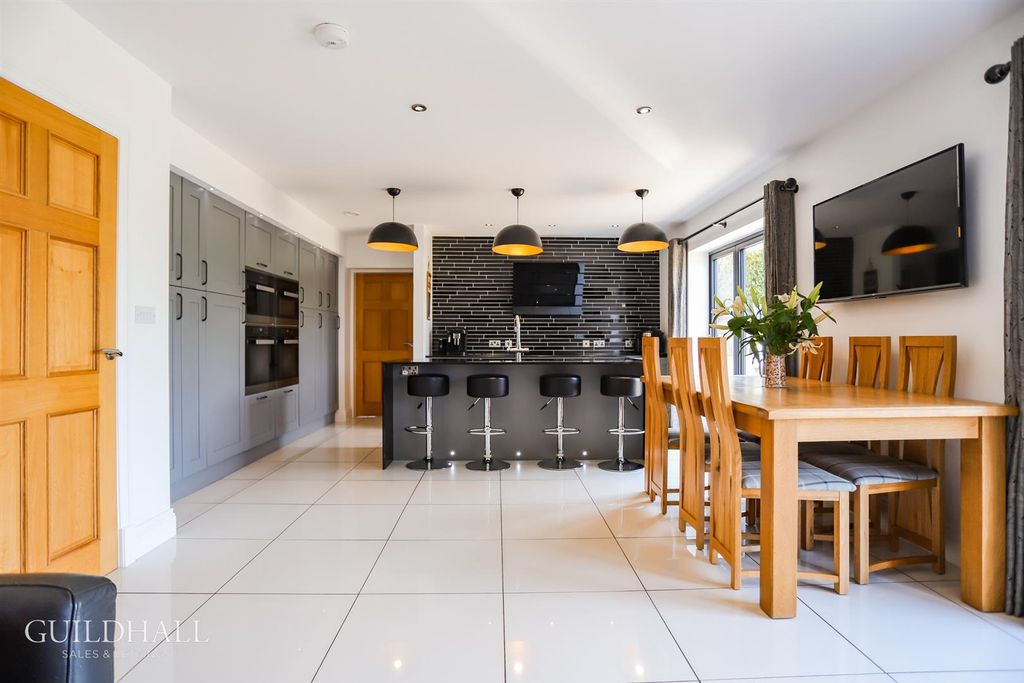 Property photo 2 of 47 3.Jpg