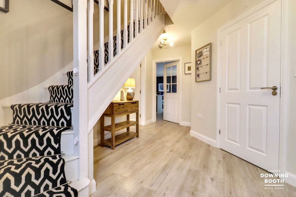 Property photo 2 of 38