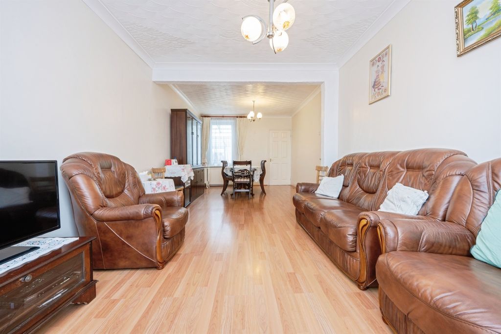 Property photo 2 of 13