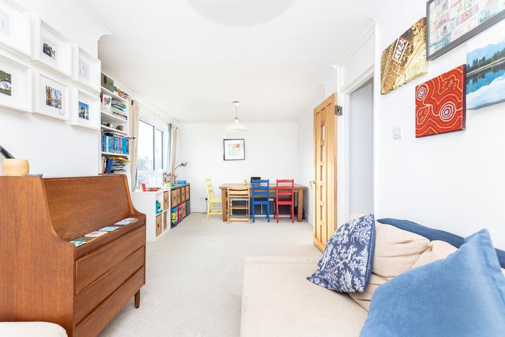 Property photo 2 of 21