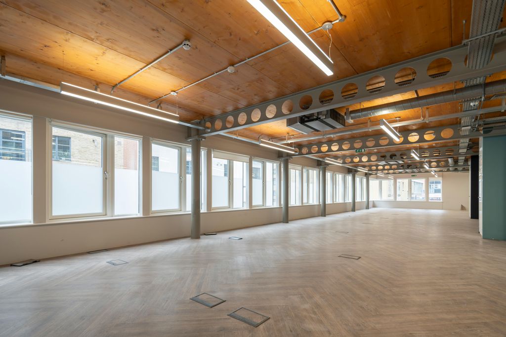 Property photo 1 of 13 Office Interior