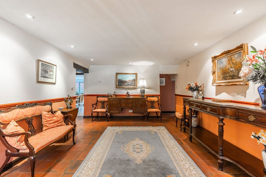 Property photo 2 of 18