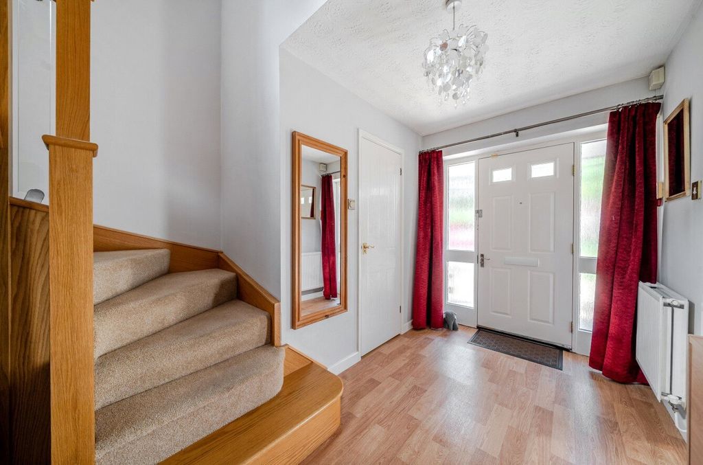 Property photo 2 of 12 Entrance Hall
