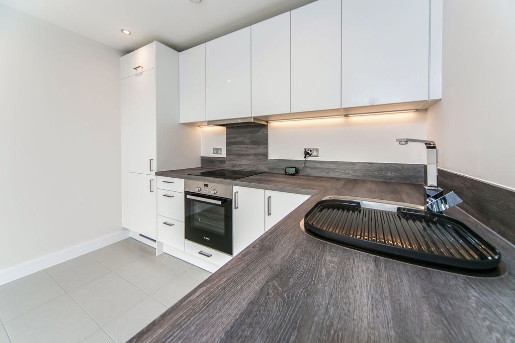 Property photo 2 of 10 B790F944-3527-45B7-B