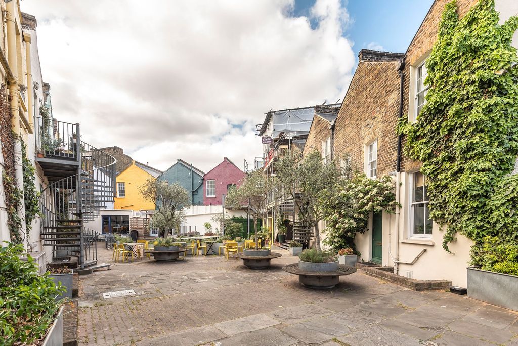 Property photo 3 of 14