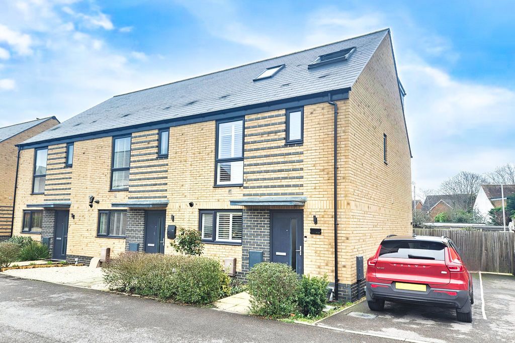 Property photo 1 of 17 Front