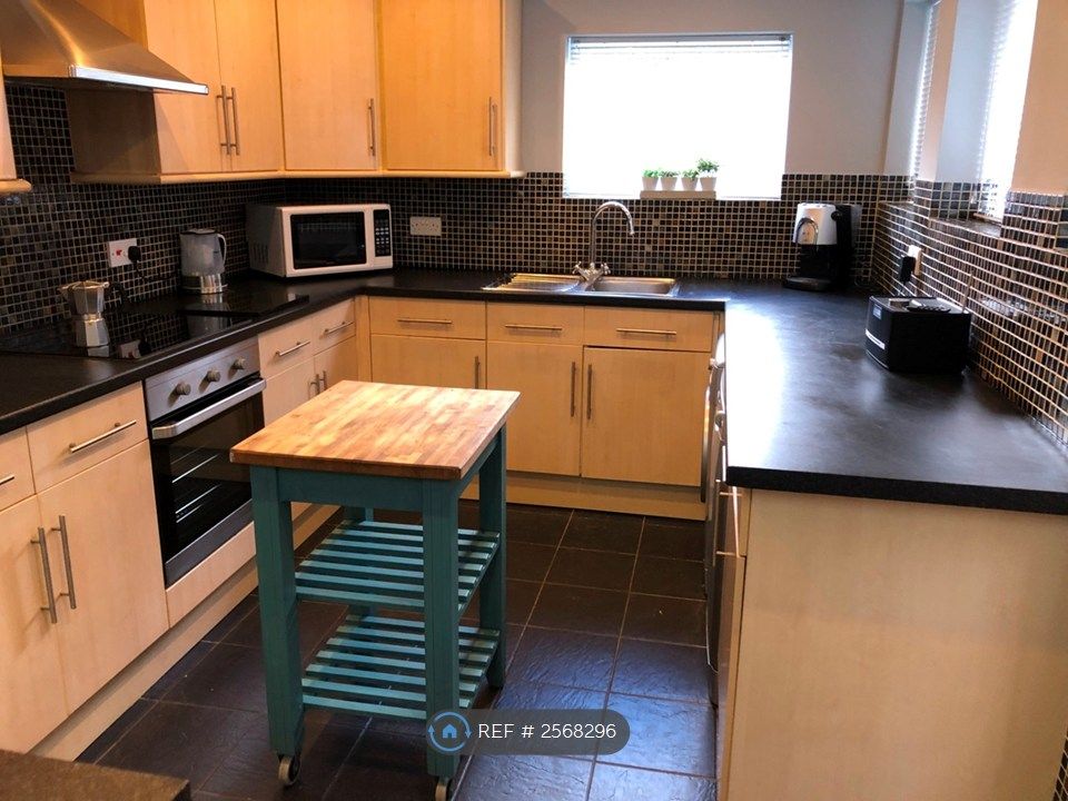 Property photo 1 of 20 Kitchen