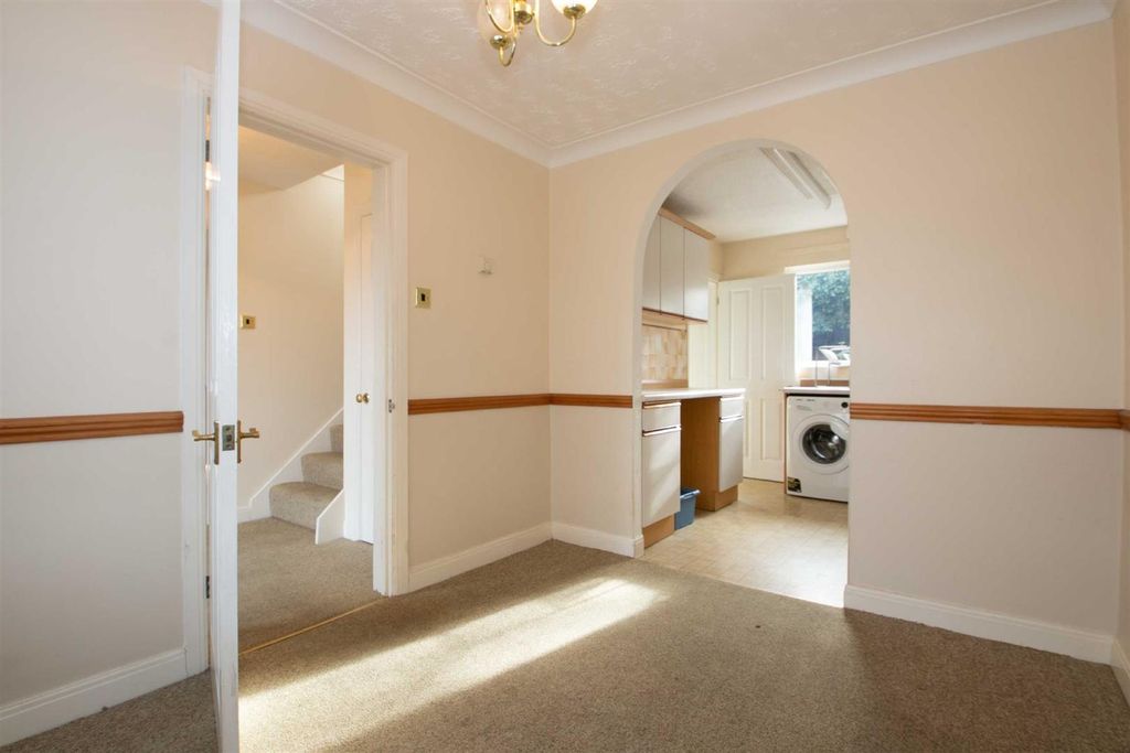 Property photo 2 of 21