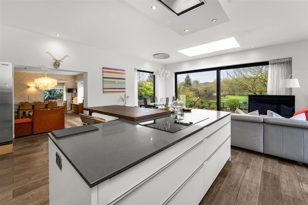 Property photo 3 of 40