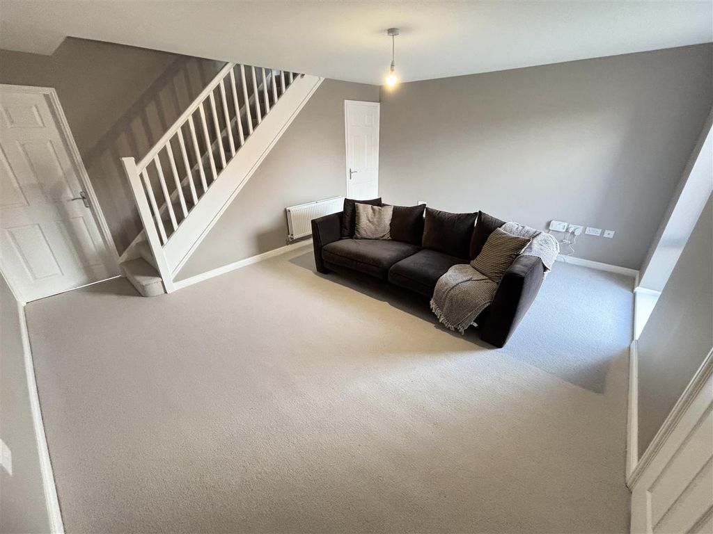 Property photo 2 of 18 Living Room