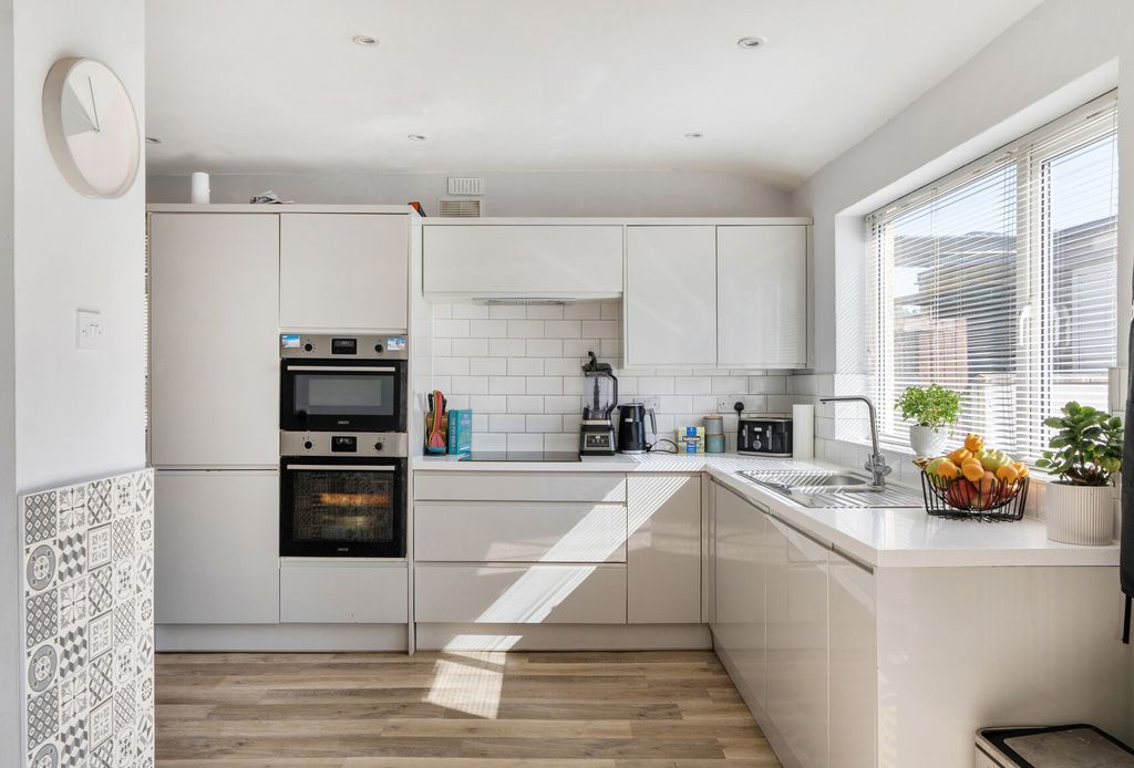 Property photo 3 of 22 1-6A4B9c4314E0c-1...