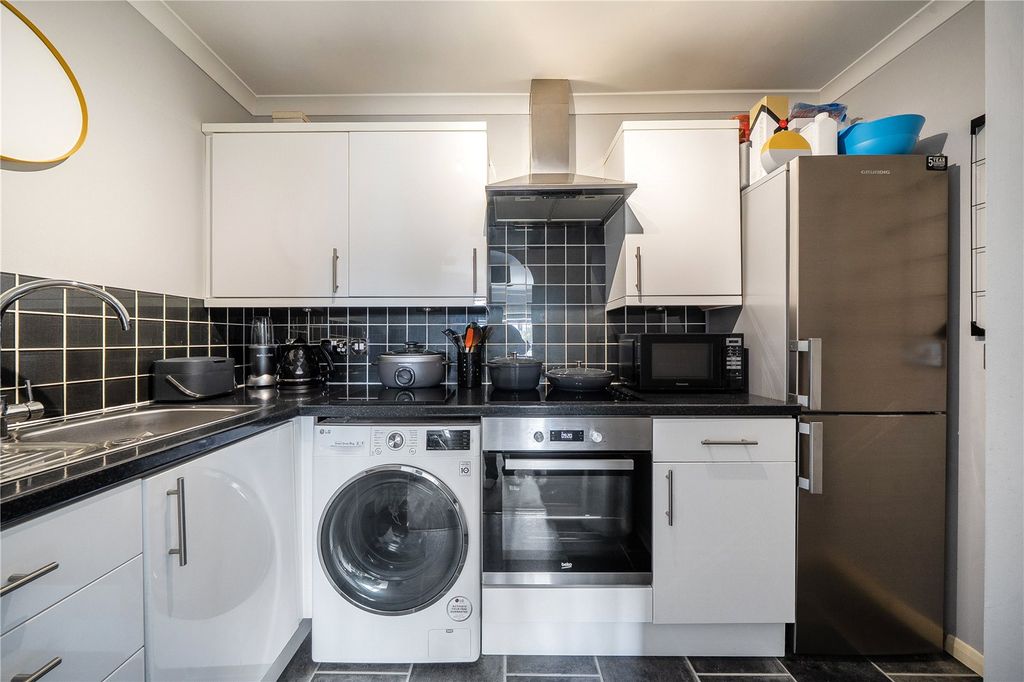 Property photo 3 of 15 Kitchen