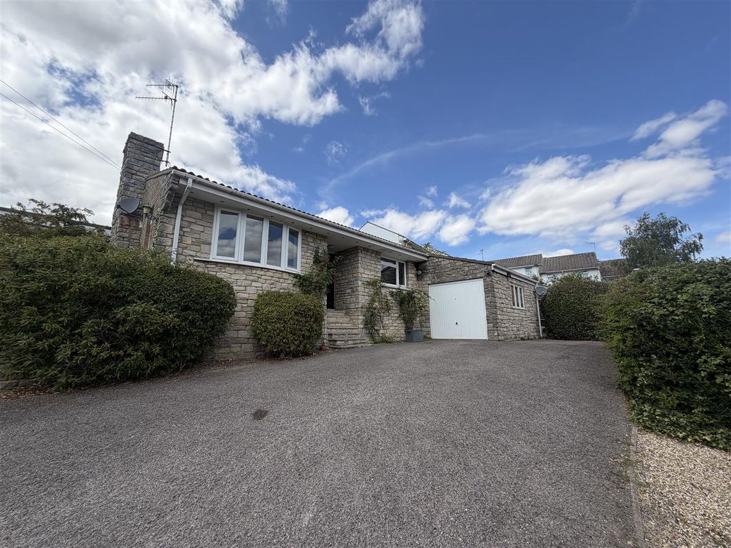 Property photo 1 of 2 Front