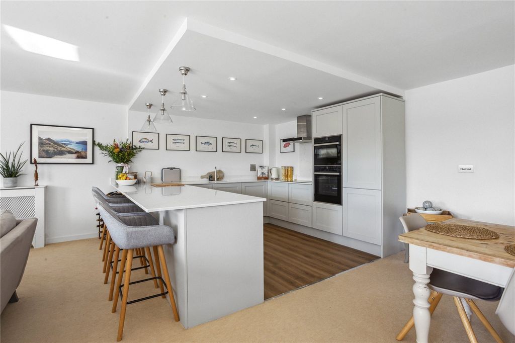 Property photo 2 of 9 Kitchen Area