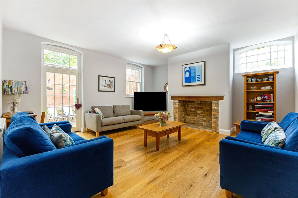 Property photo 2 of 12 Sitting Room 1