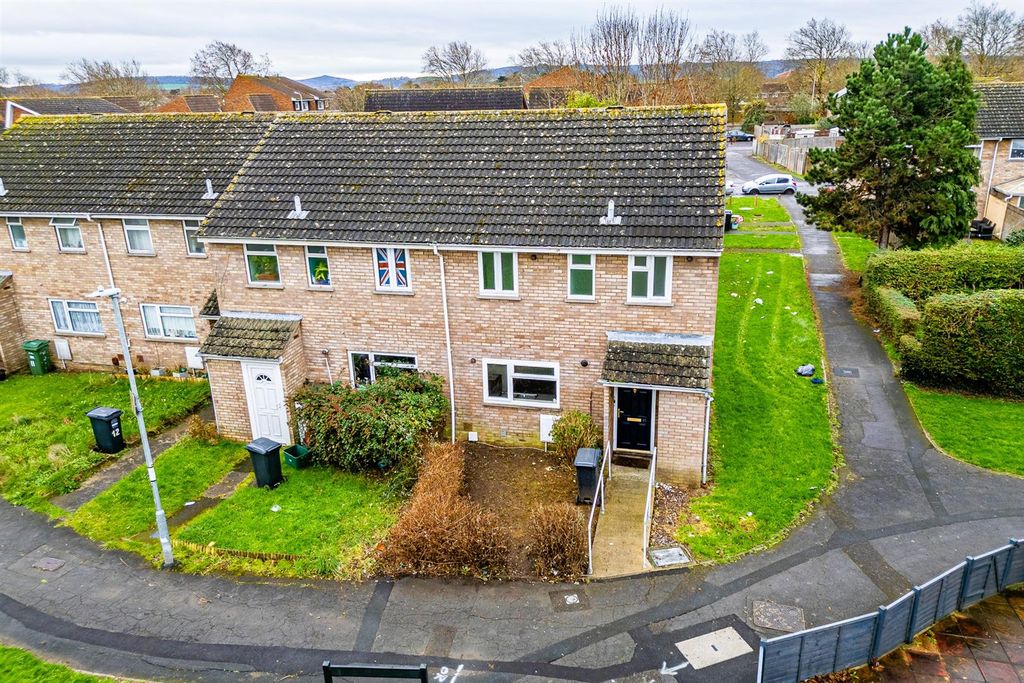 Property photo 3 of 28 15 Courtenay Walk, Worle, North Somerset Bs22 7Tq