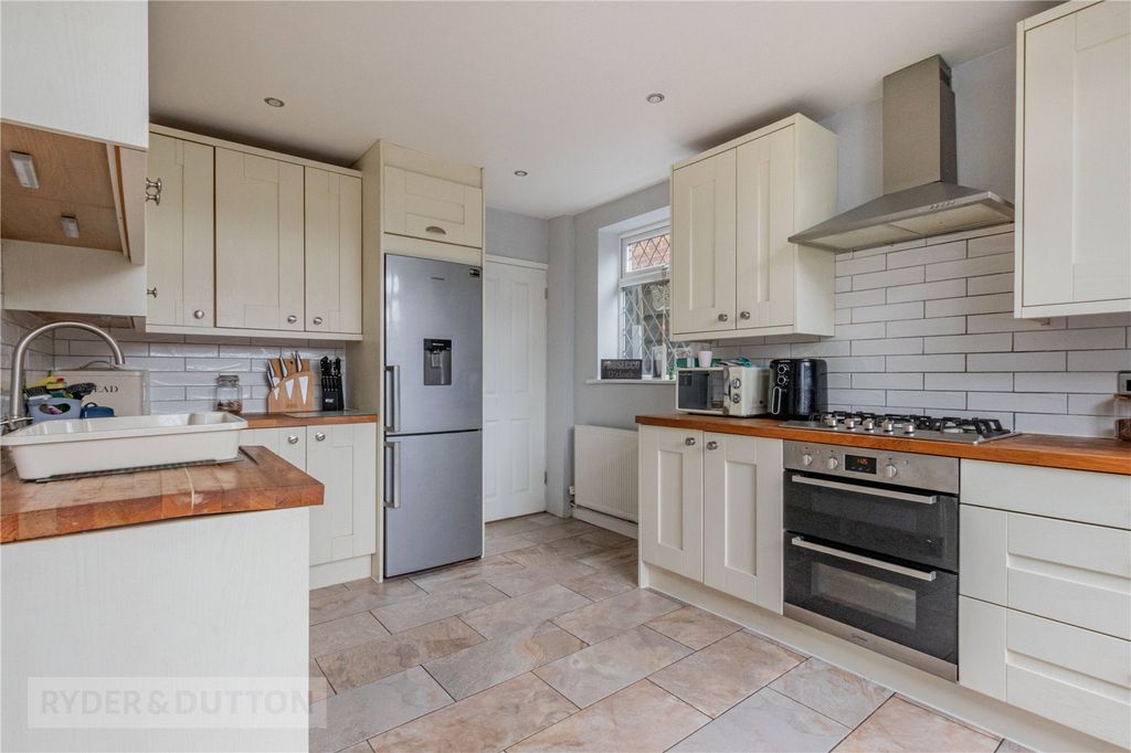 Property photo 3 of 20 Kitchen