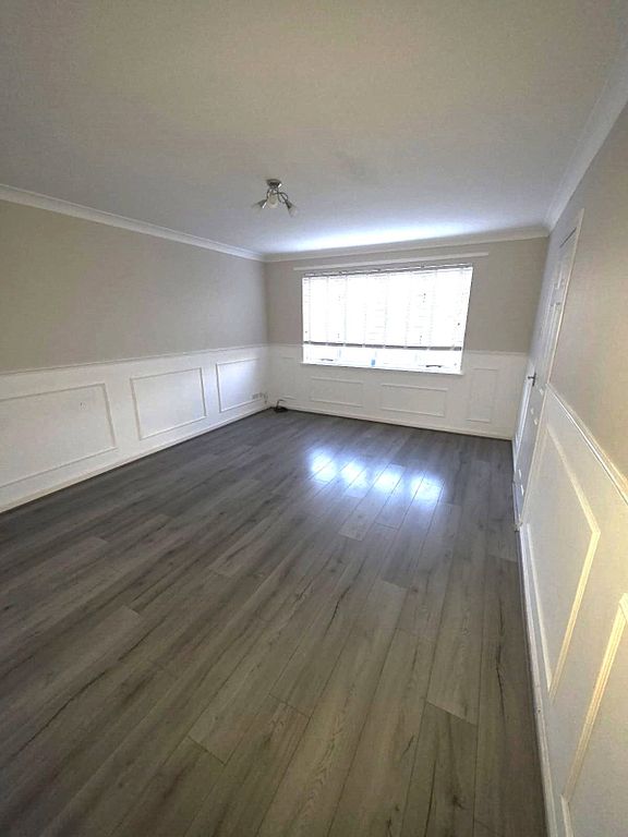 Property photo 2 of 14 Lounge