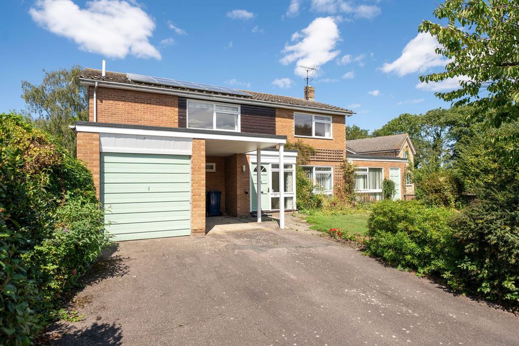Property photo 2 of 18