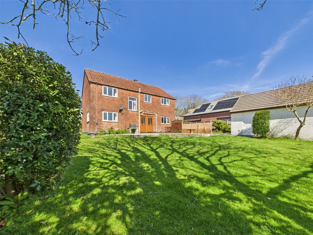 Property photo 1 of 28 Picture No. 61