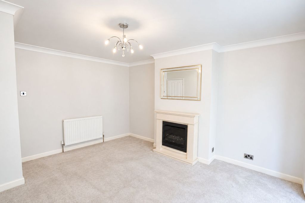 Property photo 3 of 10 Living Room