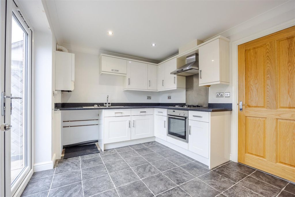 Property photo 2 of 14 Kitchen