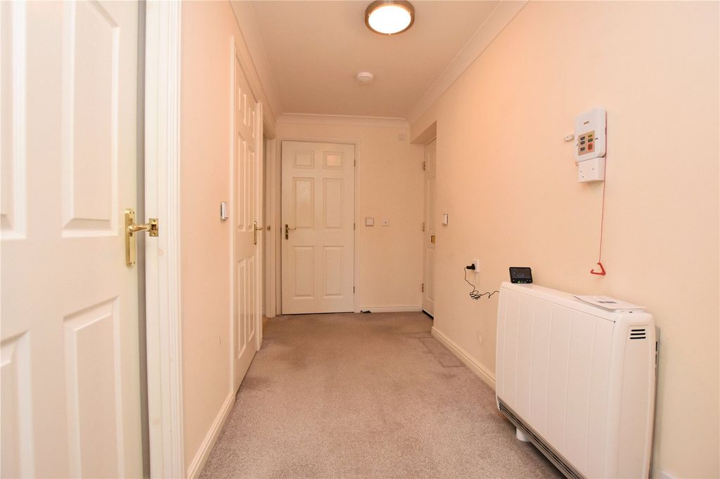 Property photo 2 of 22 Hallway