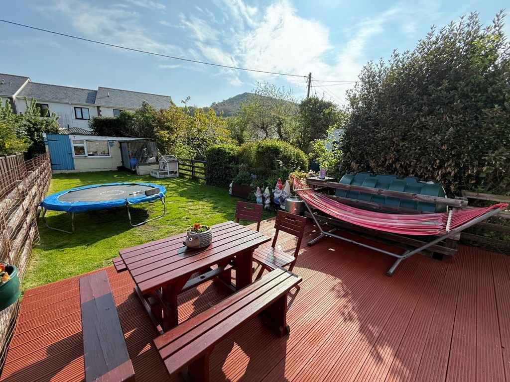 Property photo 3 of 33