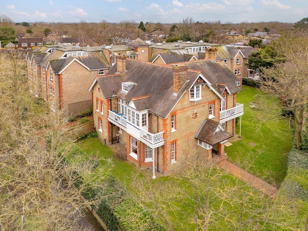 Property photo 1 of 24