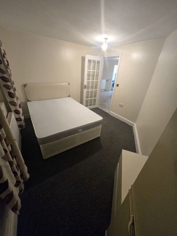 Property photo 3 of 7 Gallery