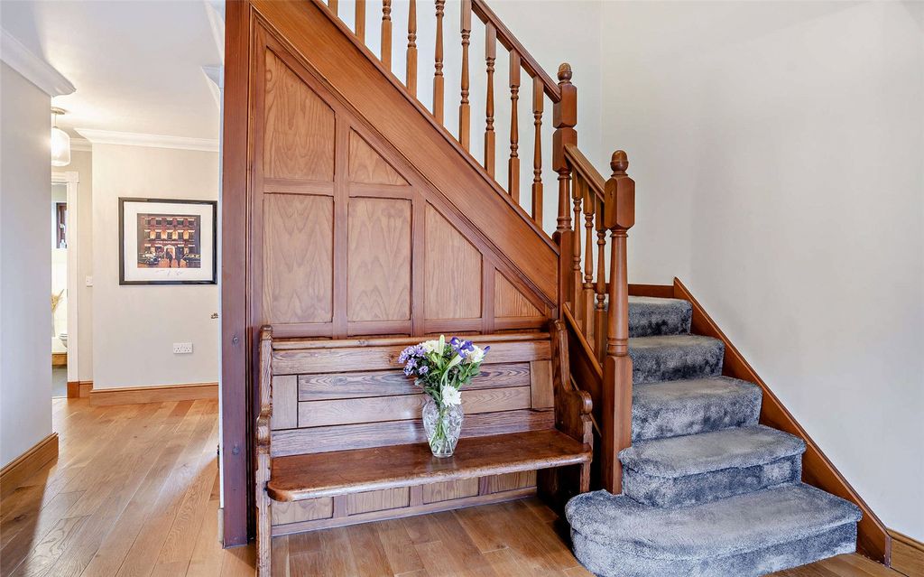 Property photo 3 of 21 Hall