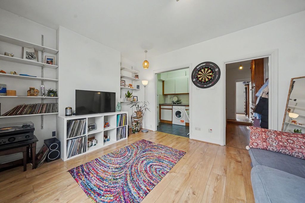 Property photo 3 of 12
