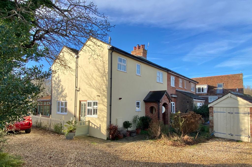Property photo 1 of 29 Three Bedroom Cottage