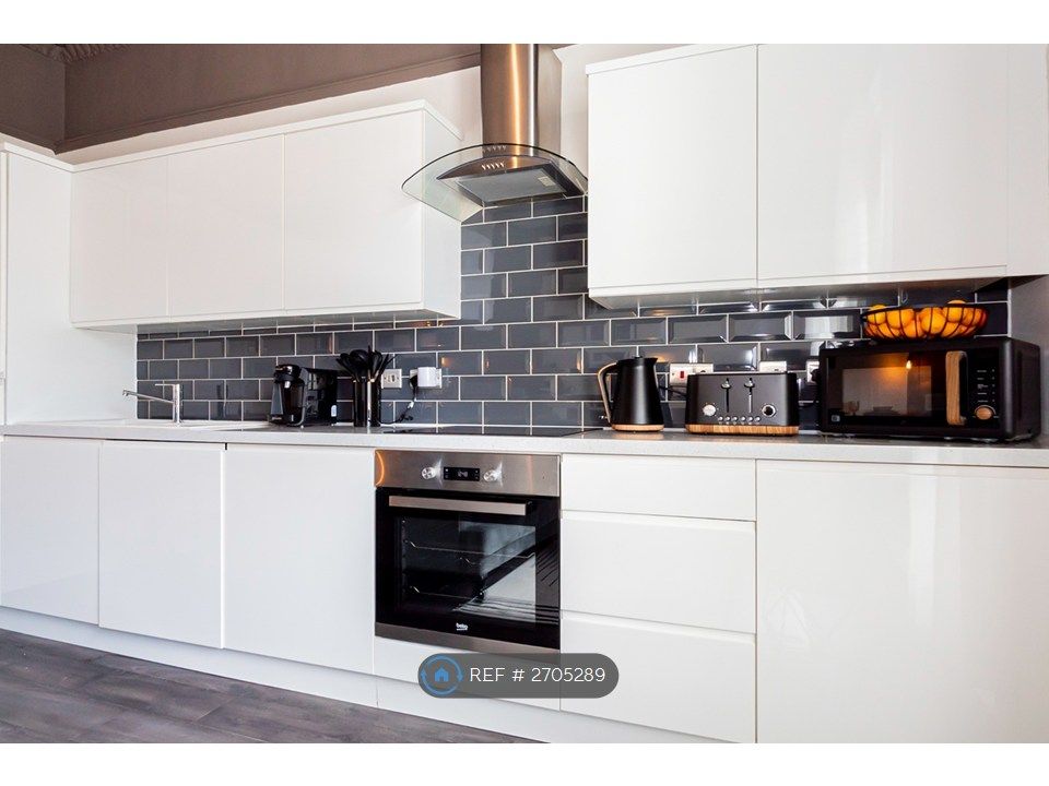 Property photo 3 of 35