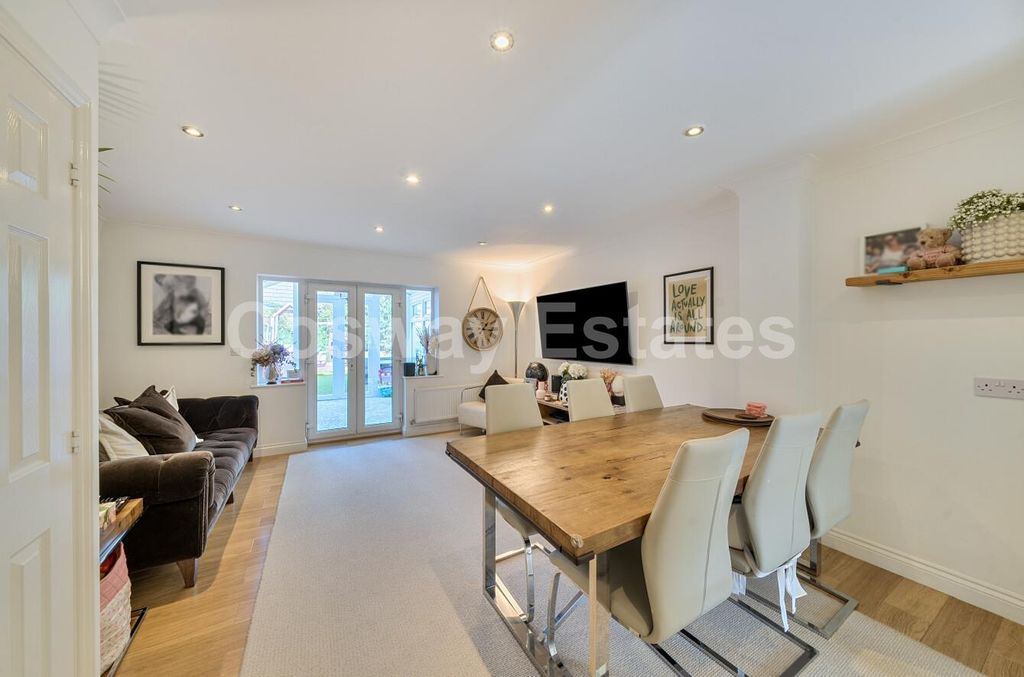 Property photo 2 of 20 1F71Dbcb-A83B-456d-8B2c-B0E0E76d9032.Jpg