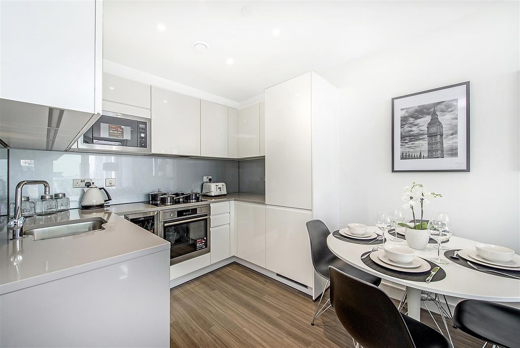 Property photo 3 of 11 Kitchen.Jpg