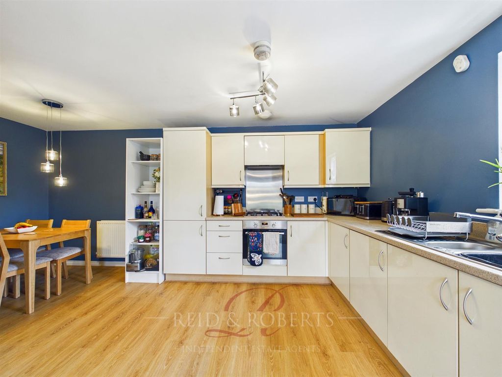 Property photo 2 of 14 Cam05148G0-Pr0128-Still013.Jpg