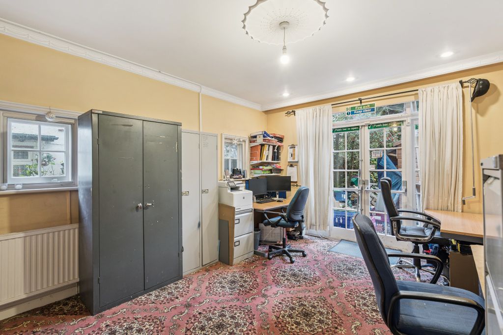 Property photo 3 of 11