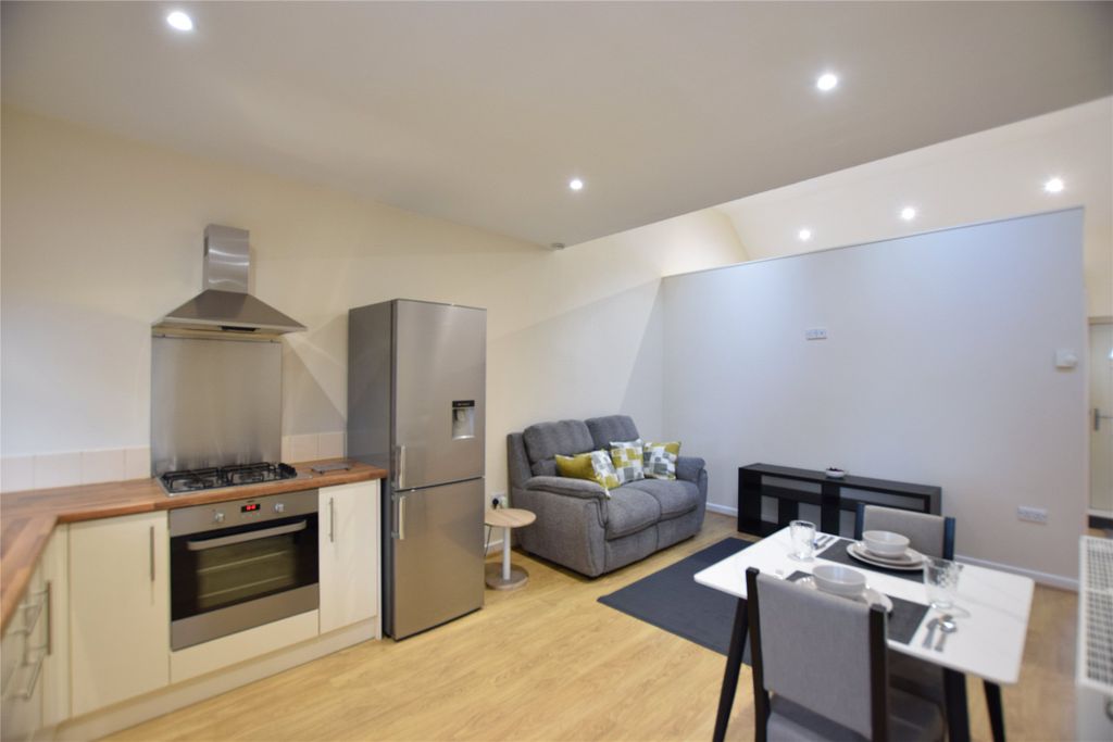 Property photo 3 of 9 Kitchen/Living Room