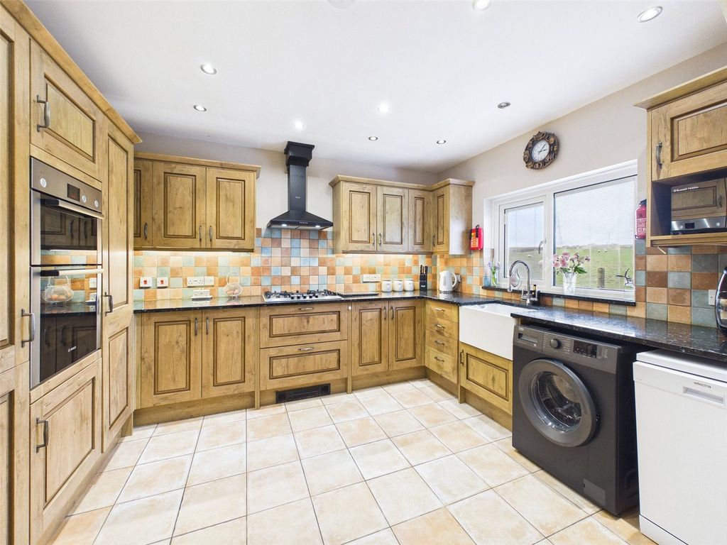 Property photo 2 of 23 Picture No. 04