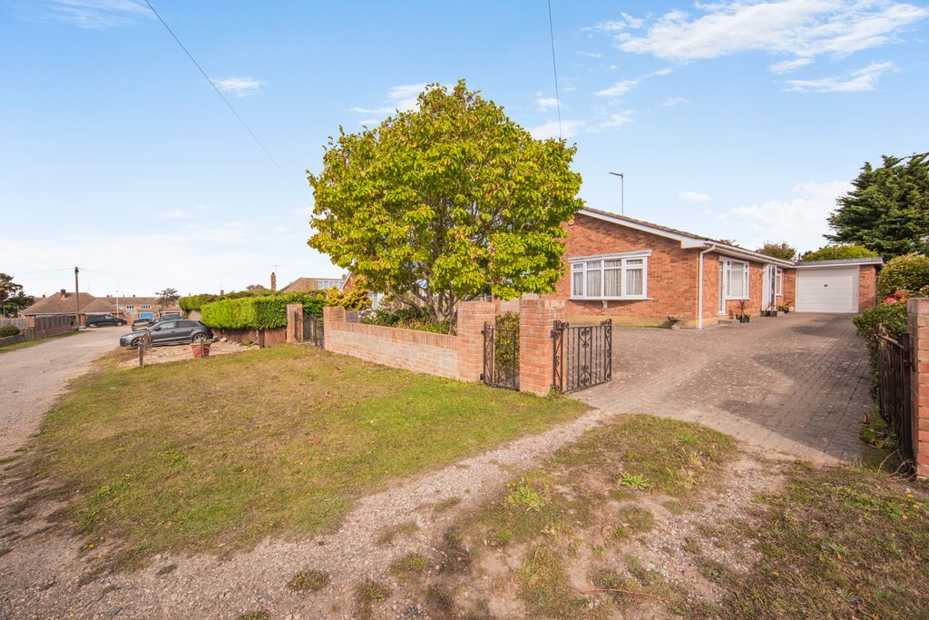 Property photo 2 of 20