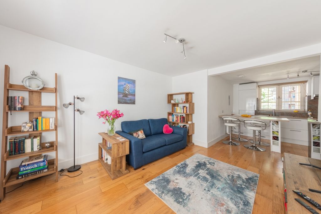 Property photo 2 of 11 094A0194