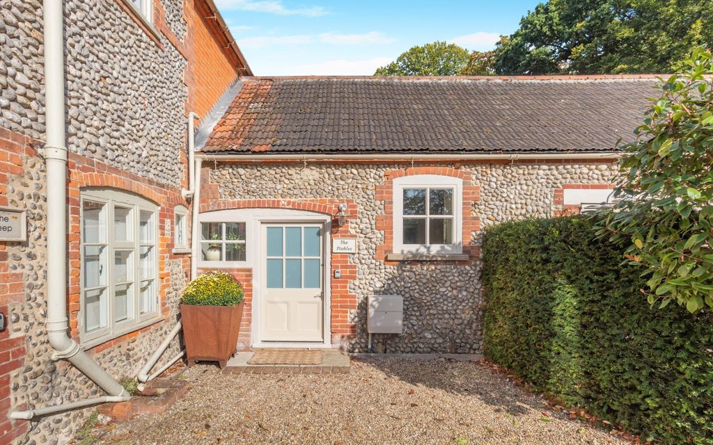 Property photo 2 of 18 The Stables