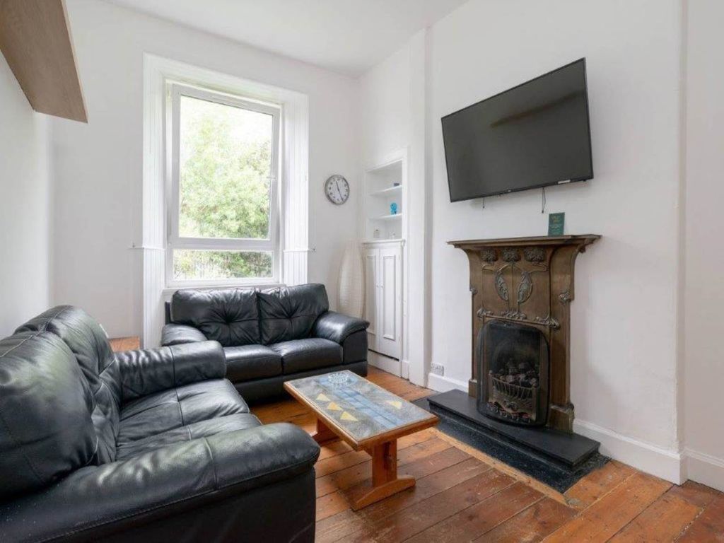 Property photo 3 of 8 49514_164_Gorgie_04