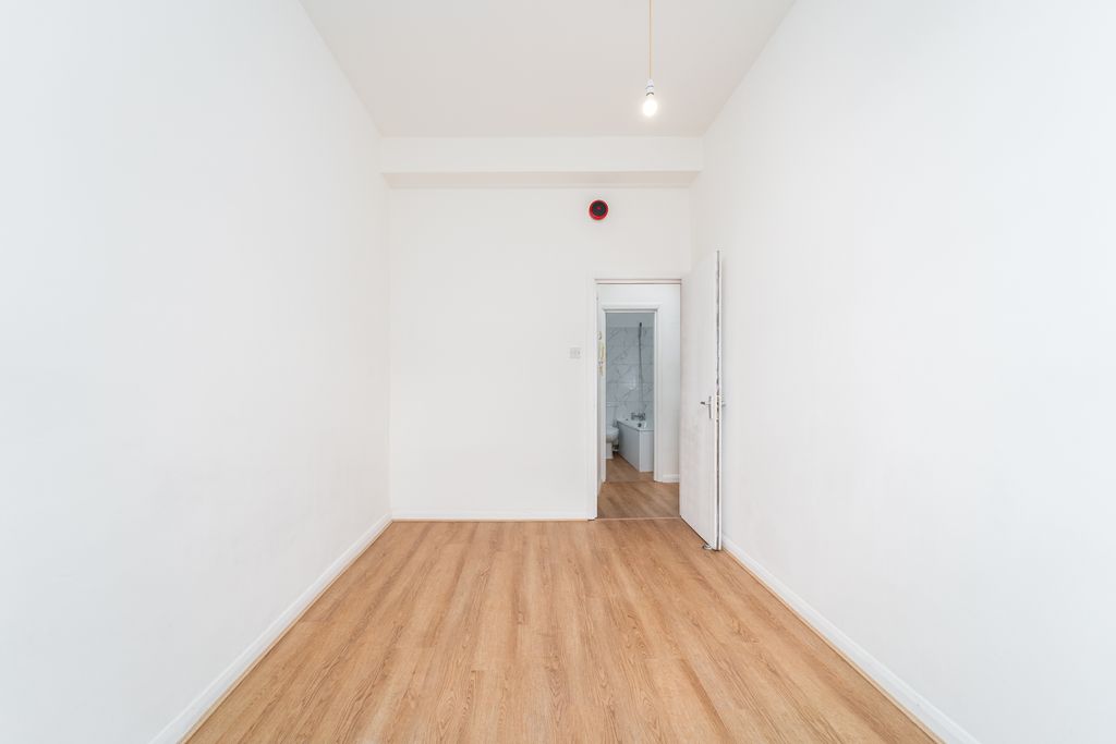 Property photo 1 of 7 Mba09199-Edit-2