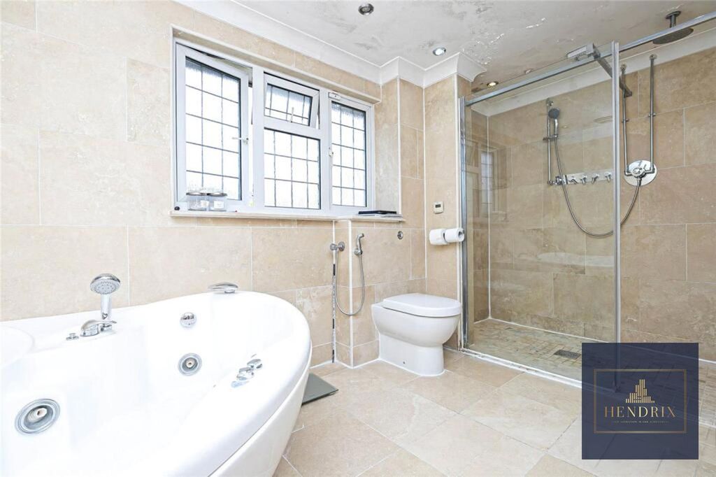 Additional image 9 of 4 bed detached house to rentHigh Road, Chigwell IG7