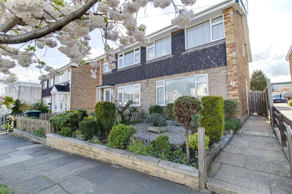 Property photo 1 of 20