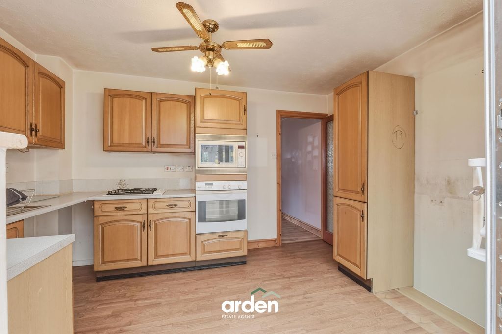 Property photo 3 of 11